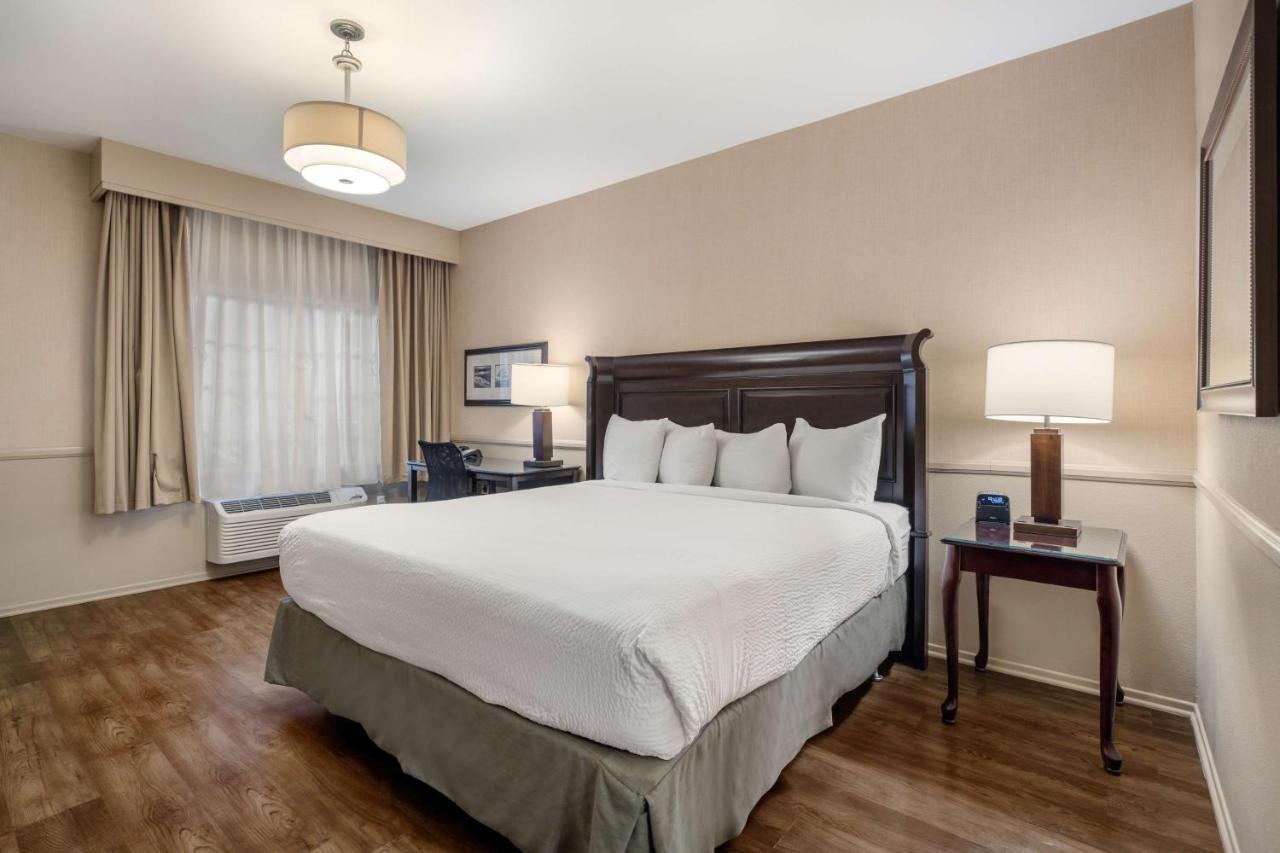 Best Western Corona Hotel & Suites Exteriér fotografie